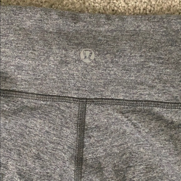 3/4 heather grey lulus! Size 6! - Picture 2 of 3